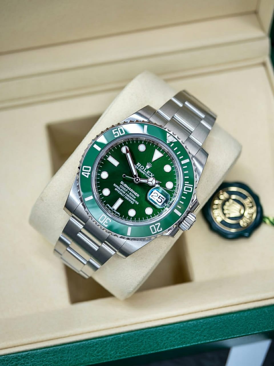 Rolex Submariner Date HULK 116610LV 40mm Stainless Green Dial